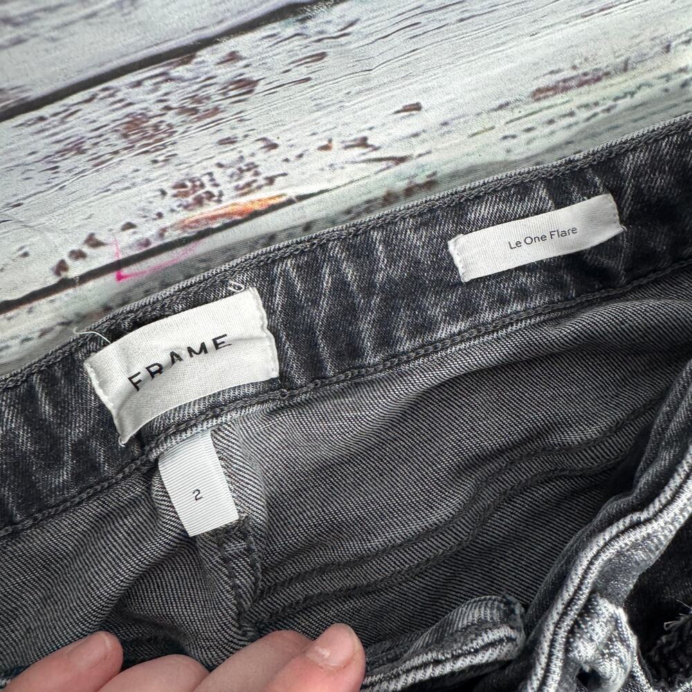 FRAME Le One Flare Jeans Gray Stretch Denim Women’s Size 2 - Picture 2 of 7